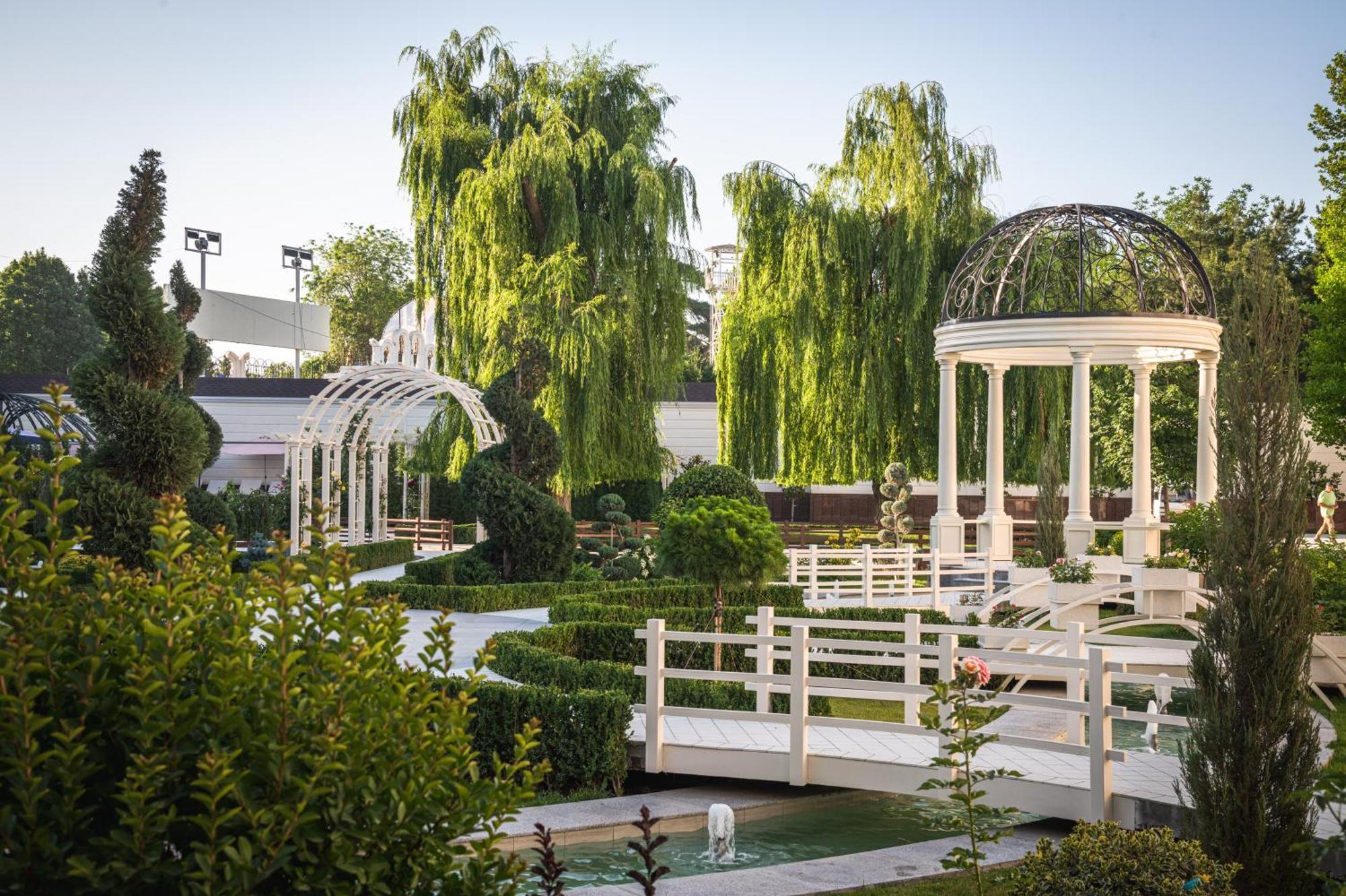 Zarafshon Parkside Samarkand Exterior foto